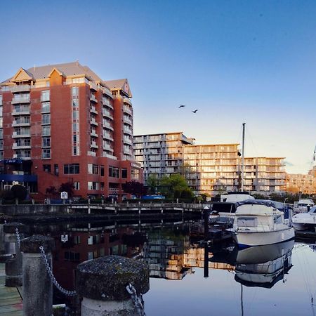 Coast Victoria Hotel & Marina By Apa Exterior photo